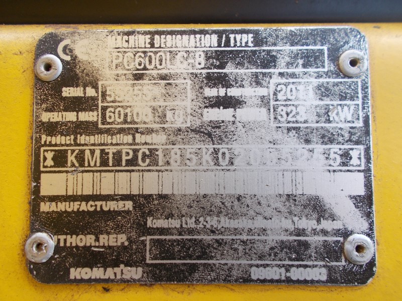 Фото 5. Экскаватор Komatsu PC600LC-8 на гусеничном ходу
